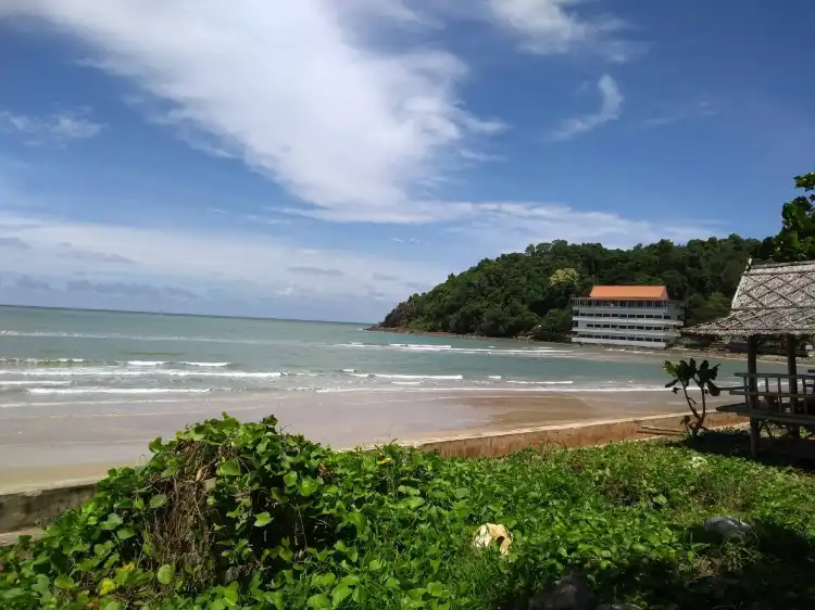 Hotels near Laem Sadet Burapha Beach