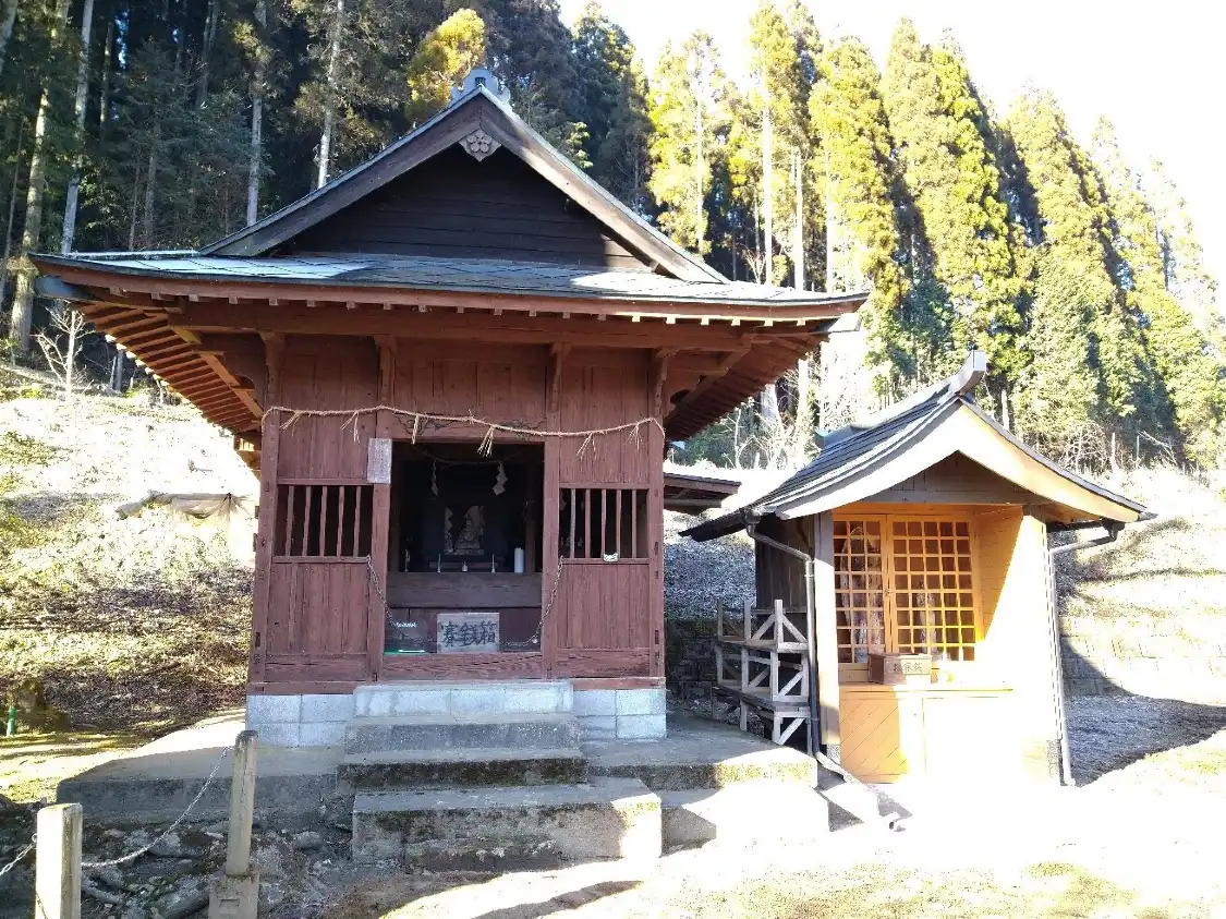 Hotels near Great Japanese Zelkova Tree of Takenokuma
