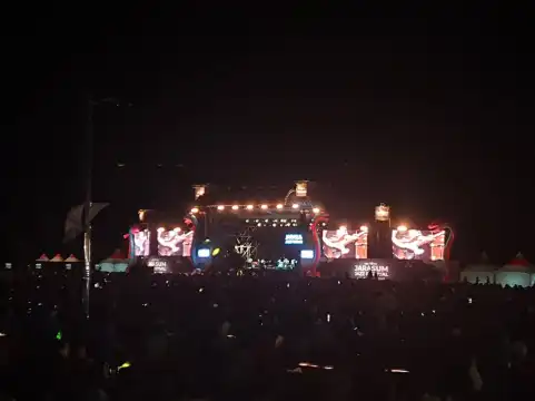 Hotels near Jara Island