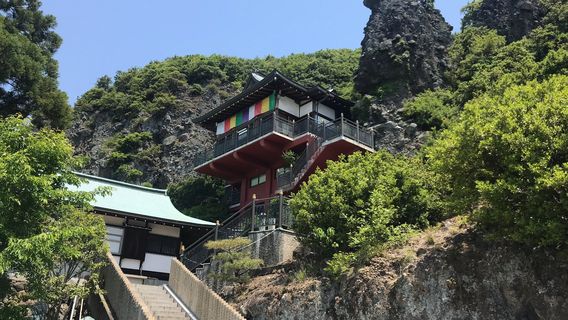 Nishi-no-taki Ryusui Temple
