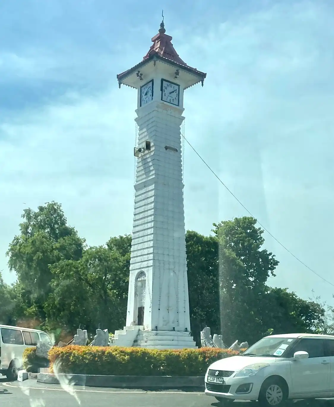 Hotels near Batticaloa Clock Tower