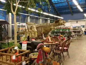 DARWIN Garden Center