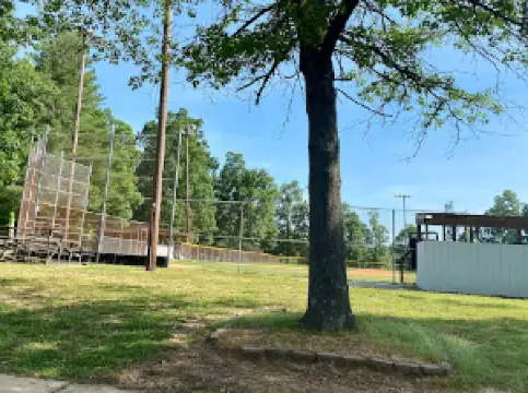 C L エドワーズ記念公園