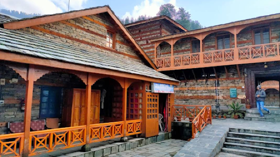Castel Naggar Manali
