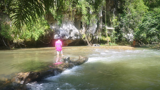 Samnaksong Tham Saeng Thong