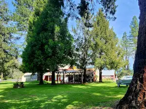 Resort At Lake Selmac