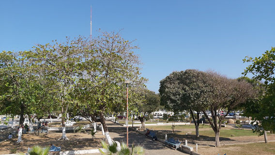 Plaza Cívica de Playa Azul Michoacán