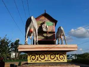 Taman PATUNG GEROBAK SAPI Pelaihari