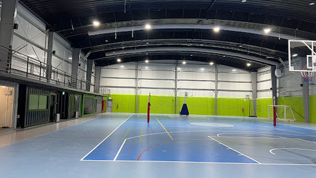 Strike Sports Centre مركز الرياضة