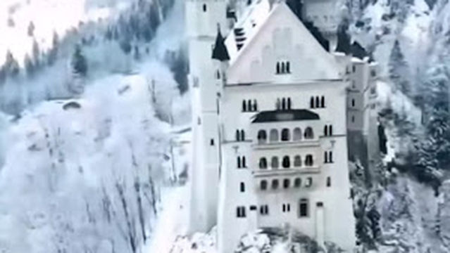 Viewpoint of the Neuschwanstein castle and Alpsee