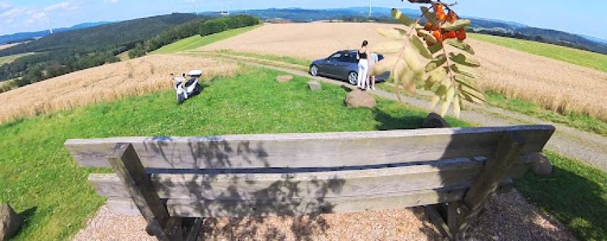 Aussichtspunkt mit Riesenbank