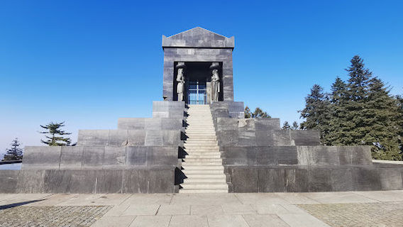 Monument to the Unknown Hero