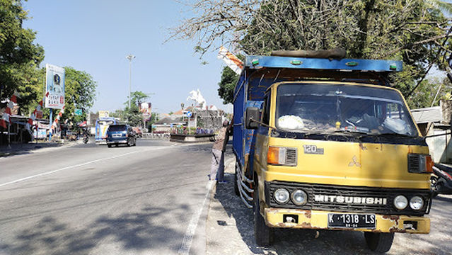 Patung Diponegoro Bundaran Getas