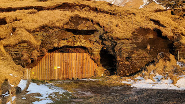 Steinahellir Cave
