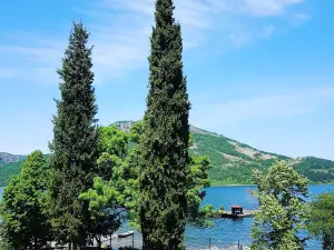 Studen Kladenets Hunting Chalet