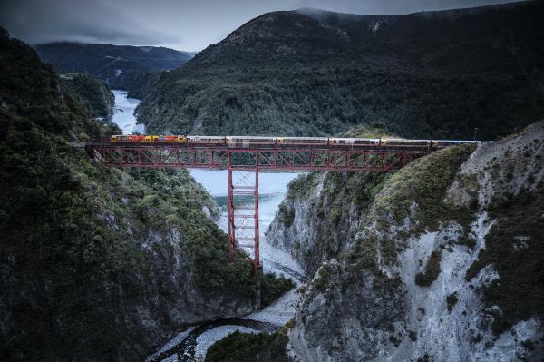 TranzAlpine: Scenic Train Christchurch - Greymouth