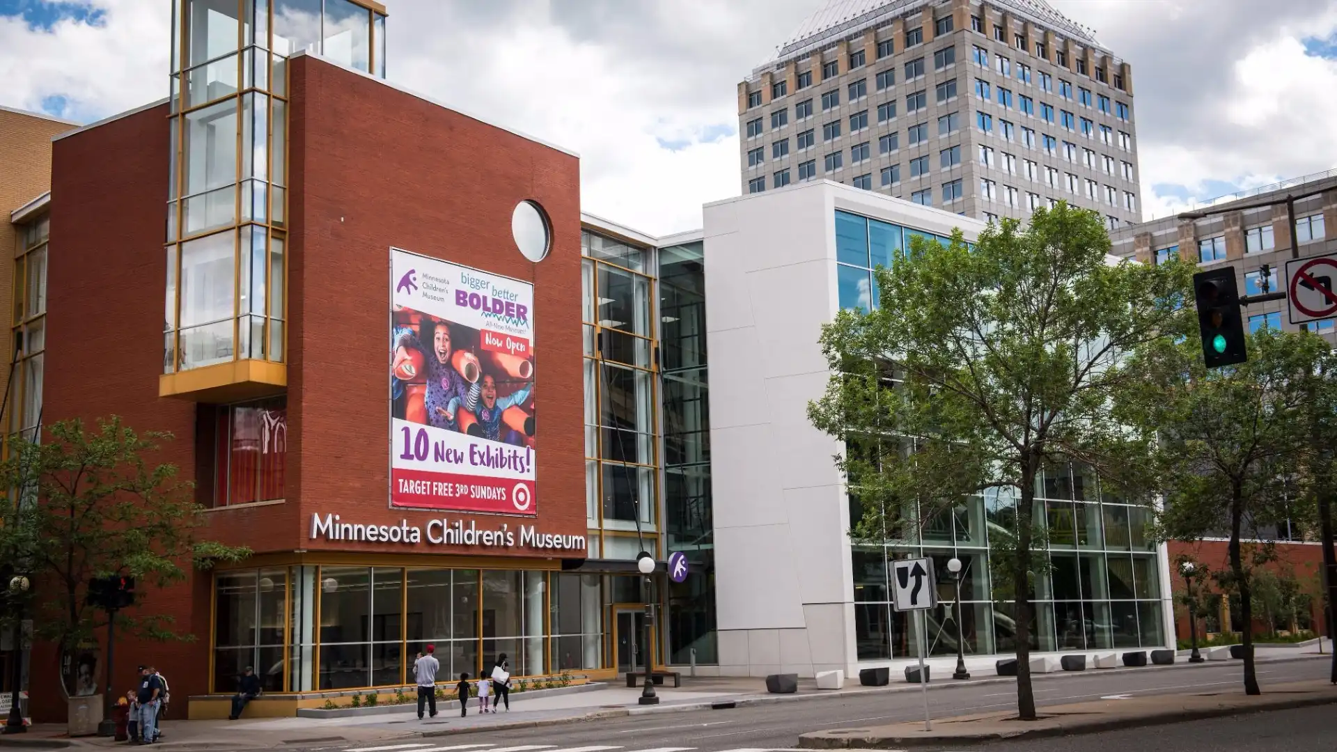 Hotels near Minnesota Children's Museum