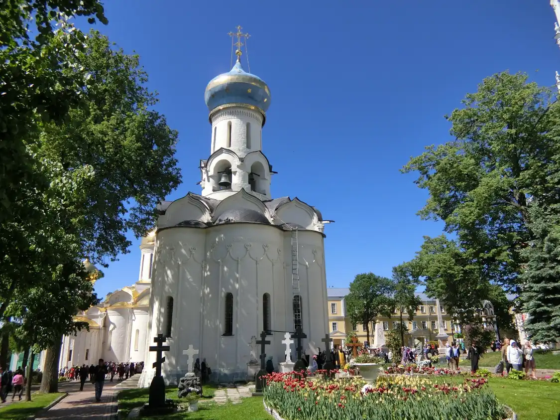 Hotels near Church of the Descent of the Holy Spirit