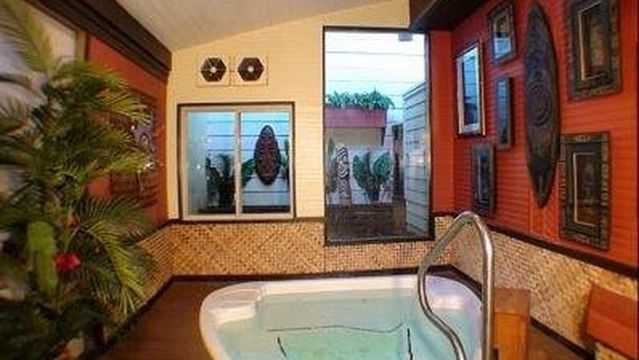 The Oasis Hot Tub Gardens