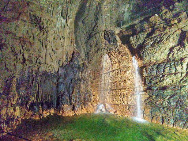 Stiffe Caves