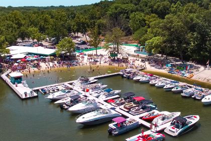 Franky & Louie's Beachfront Bar & Grill