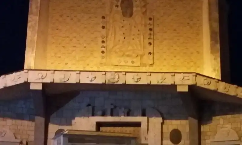 Отели рядом с достопримечательностью «Parrocchia Matrice Santa Maria Maggiore»