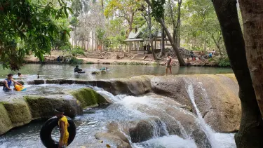Muak Lek waterfall
