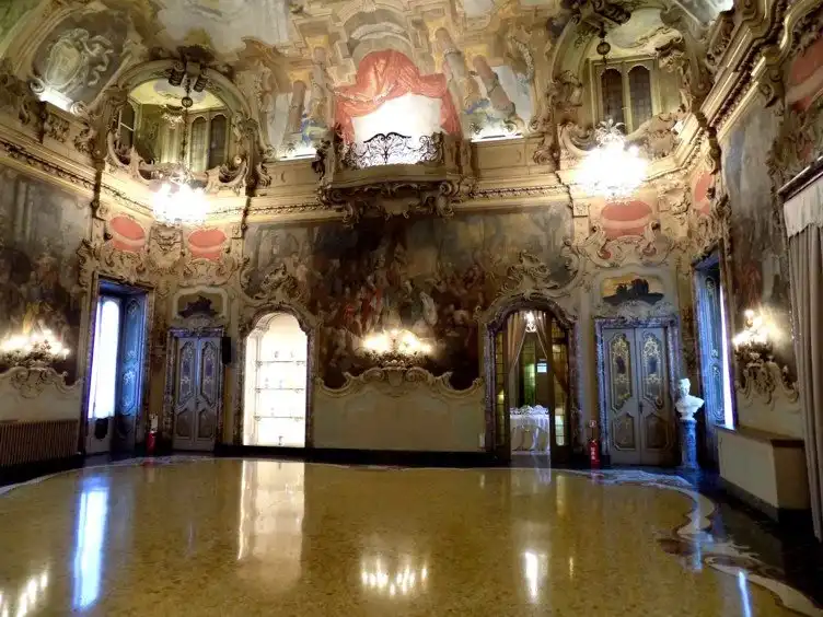 Hotels near Palazzo Visconti di Modrone