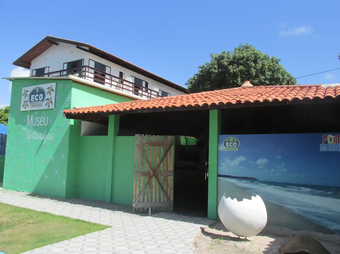 Hotels near Museu das Tartarugas - ONG Ecoassociados