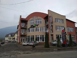 Фітнесклуб "PLAY"