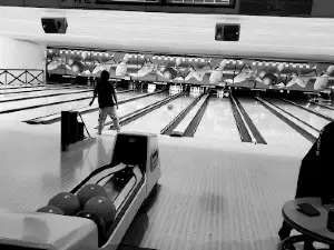 Lakeshore Lanes Inc