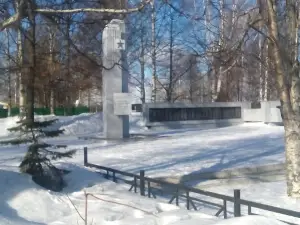 Memorial to war dead