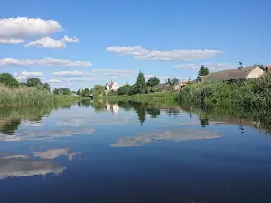 FlisakPark Tykocin, Muzeum Narwi, rejsy tramwajem wodnym "Malinka", Bar Narwianka