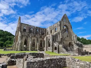 Tintern Abbey / Abaty Tyndryn