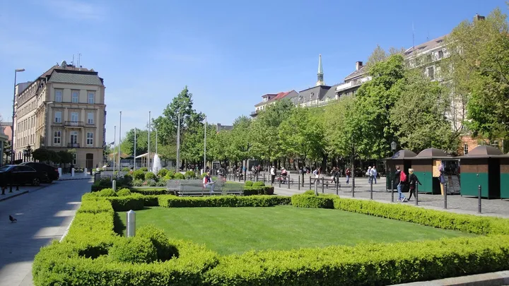 1_Hviezdoslavovo námestie