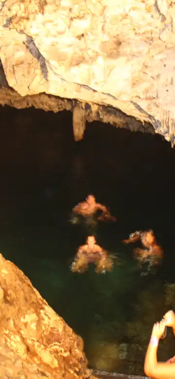 湯加塔布島酒店