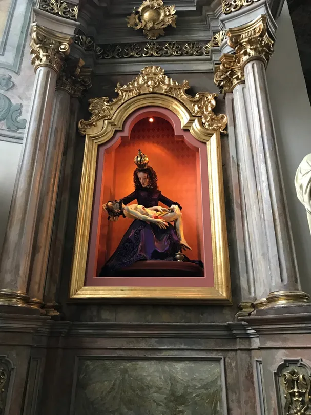 5_Church of the Holy Cross
