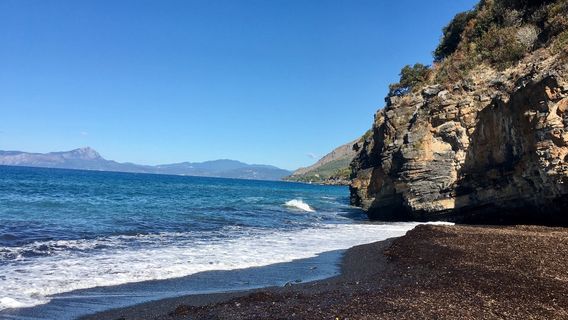 Spiaggia Nera -  Cala Jannita