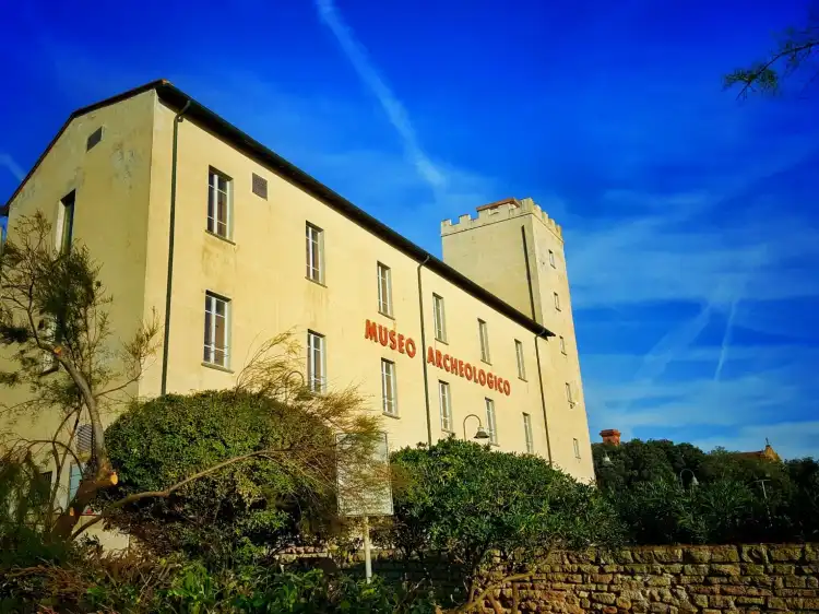 Hotel in zona Museo archeologico del Territorio di Populonia