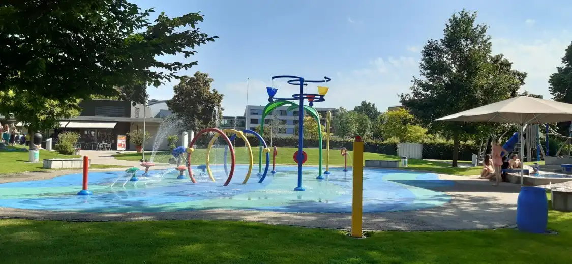 Отели рядом с достопримечательностью «Parkbad Kleinfeld»