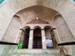 Seyed Es`hagh Shrine