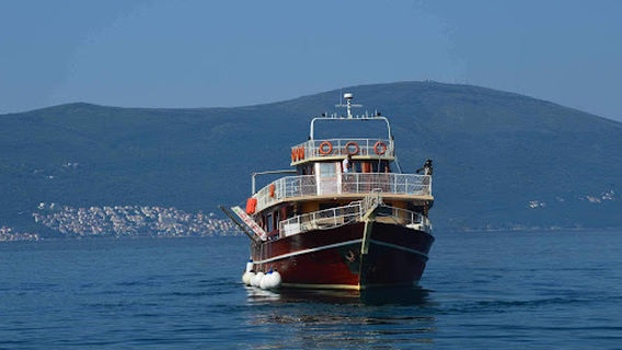 "Udahni" / "Breathe In" by Iva Gopčević Čelanović