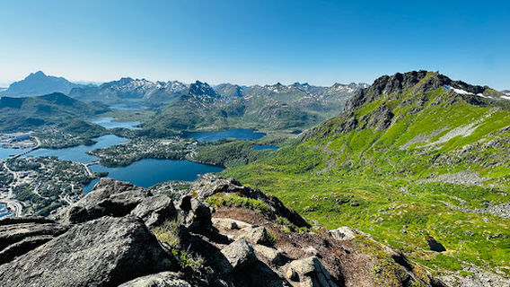 Fløya trail head