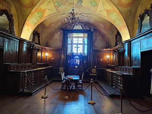 Klasztor Misjonarzy Oblatów Maryi Niepokalanej- Sanktuarium Relikwii Drzewa Krzyża Świętego