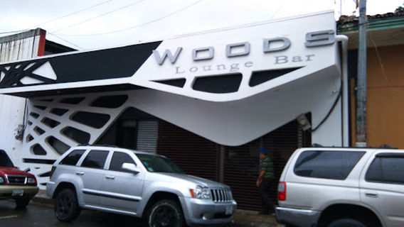 Woods Lounge Bar