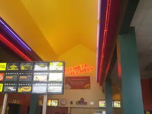 Premiere Theatre 7