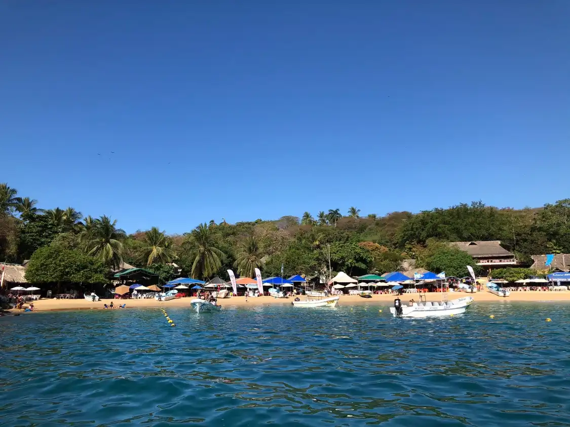 Hotels near Puerto Angelito