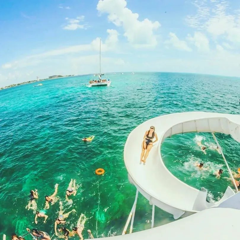 1_Dancer Cruise Cancun