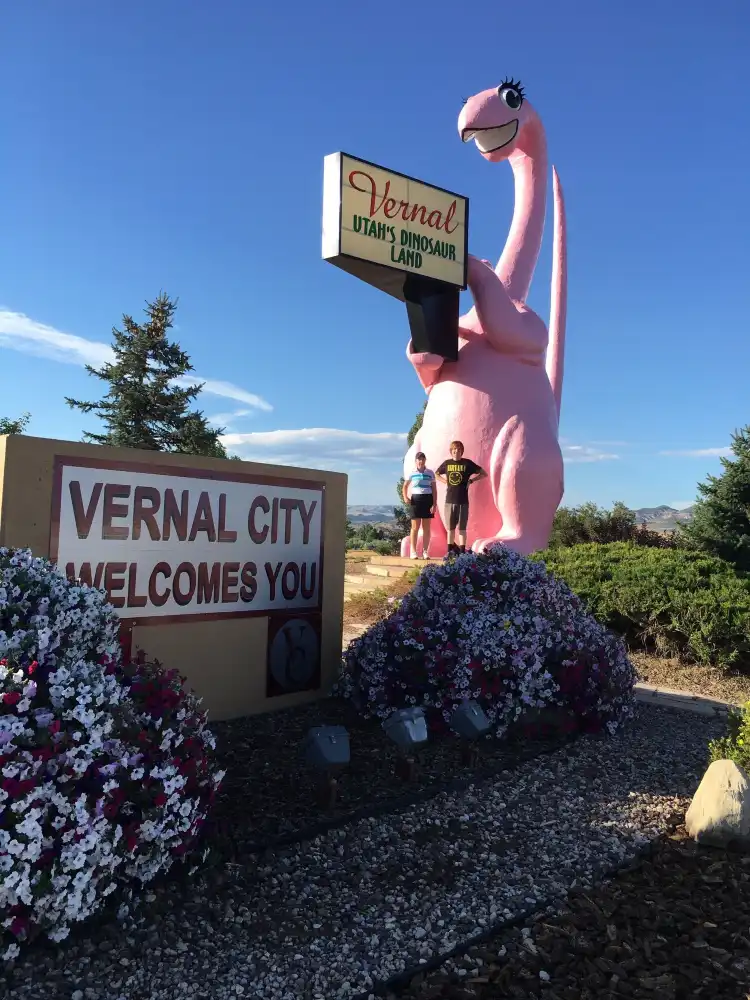 Hotels near Pink Brontosaurus