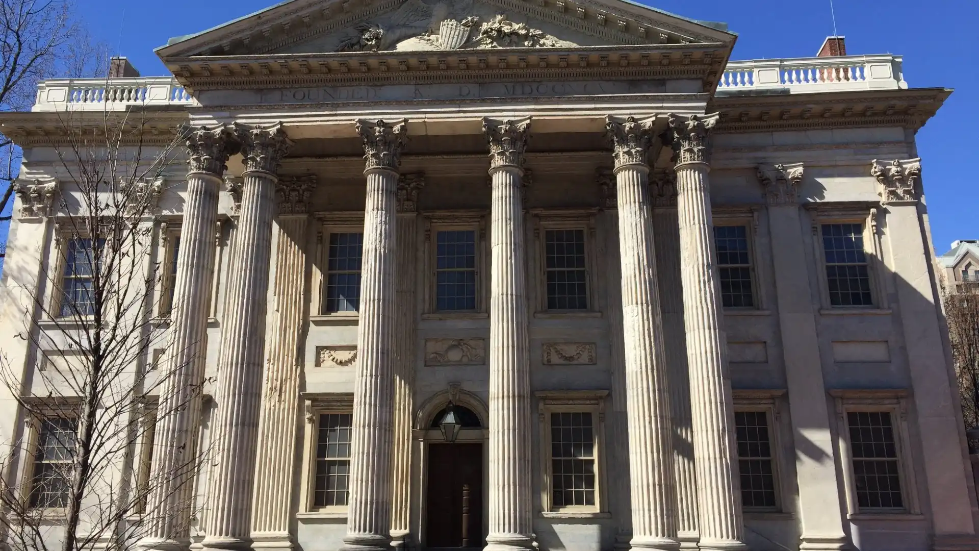 Hotels near First Bank of the United States